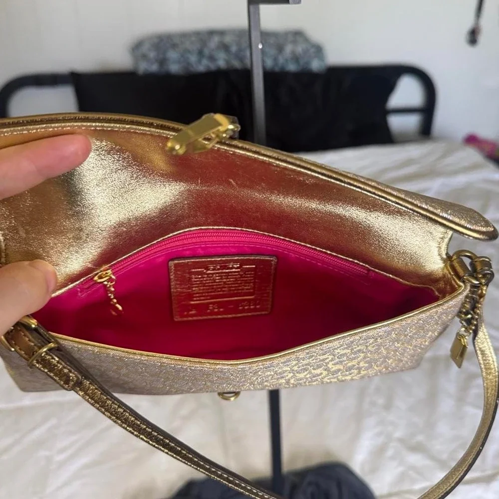 Coach 2003 Hamptons Shimmer Optic gold‎ Signature Demi Shoulder Bag y2k vintag